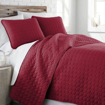 Side View of Southshore Essentials Quilt Set in Chili Pepper#color_chili-pepper