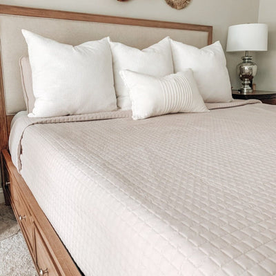 Side View of Vilano Oversized Quilt Set in Taupe#color_vilano-bone
