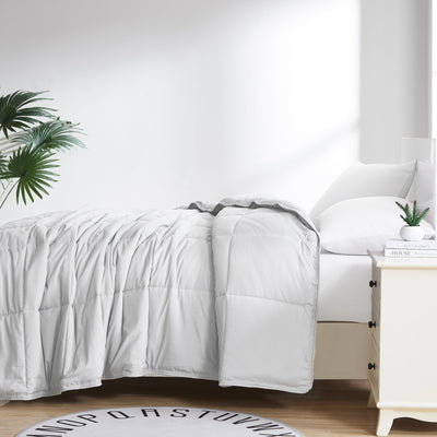 Side View of Vilano Down Alternative Comforter in White#color_vilano-bright-white