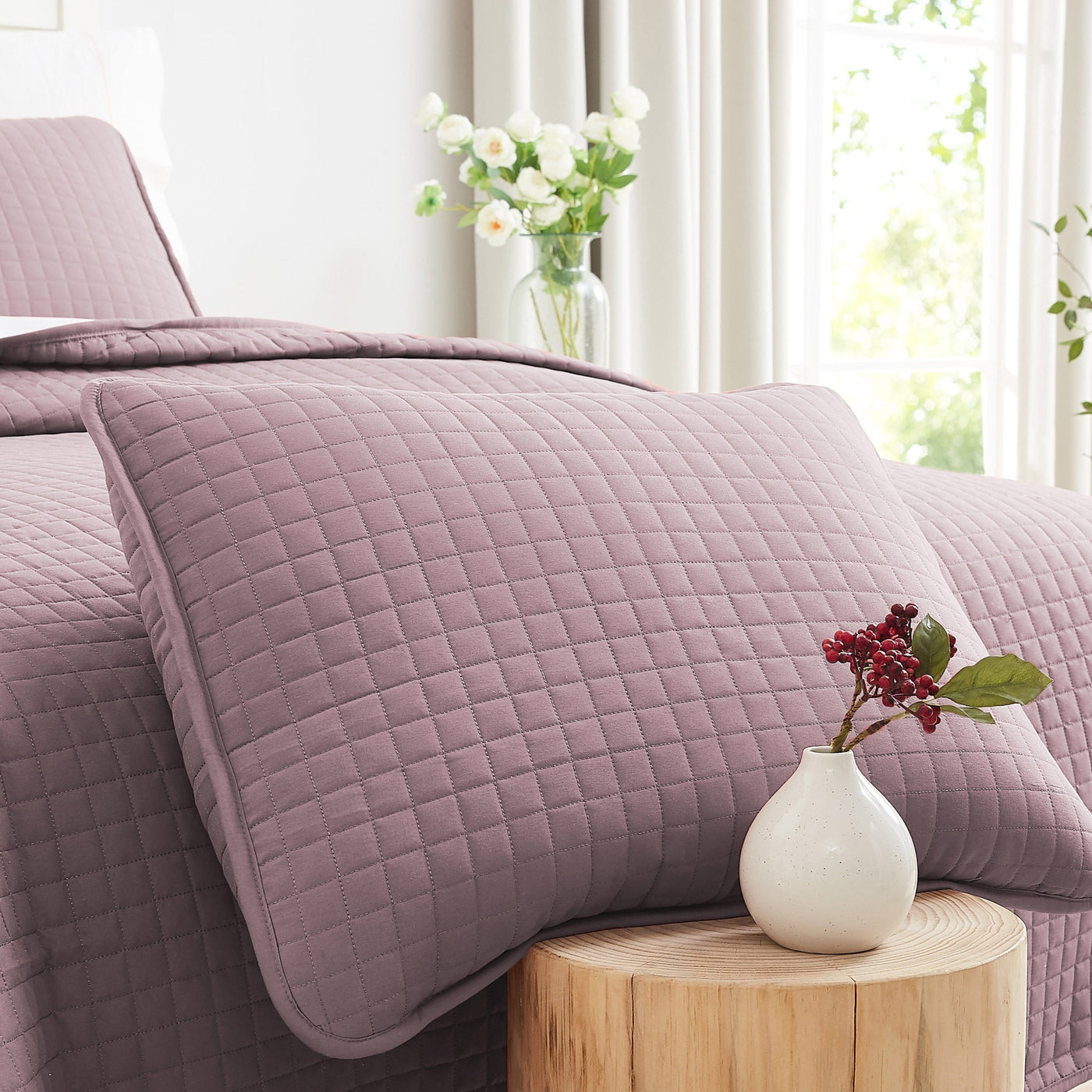 Close Up View of Vilano Quilted Shams in Lavender#color_vilano-lavender
