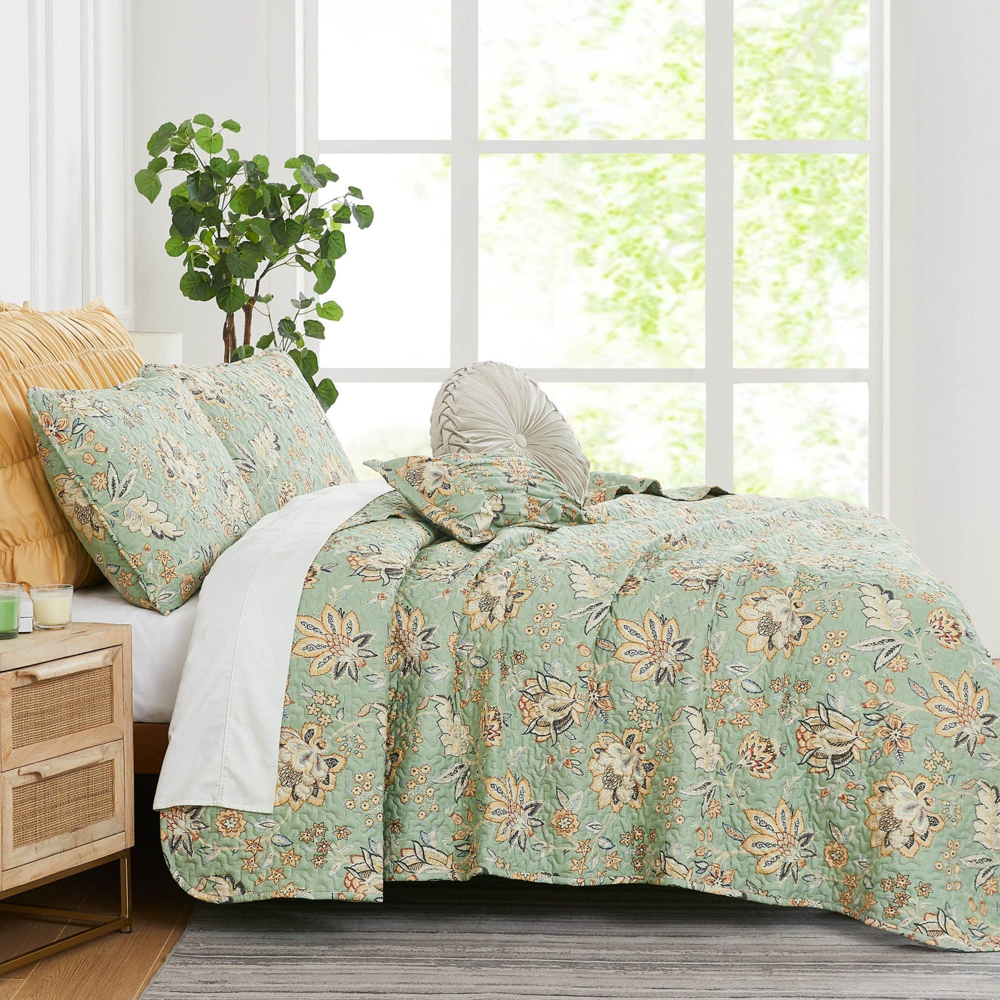 Side View of Jacobean Willow Oversized 7-Piece Quilt Set in green#color_jacobean-willow-green
