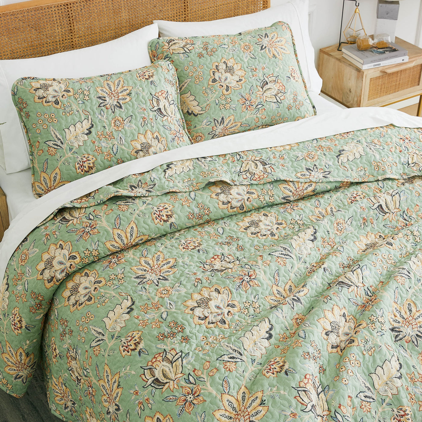 Top View of Jacobean Willow Oversized 7-Piece Quilt Set in green#color_jacobean-willow-green