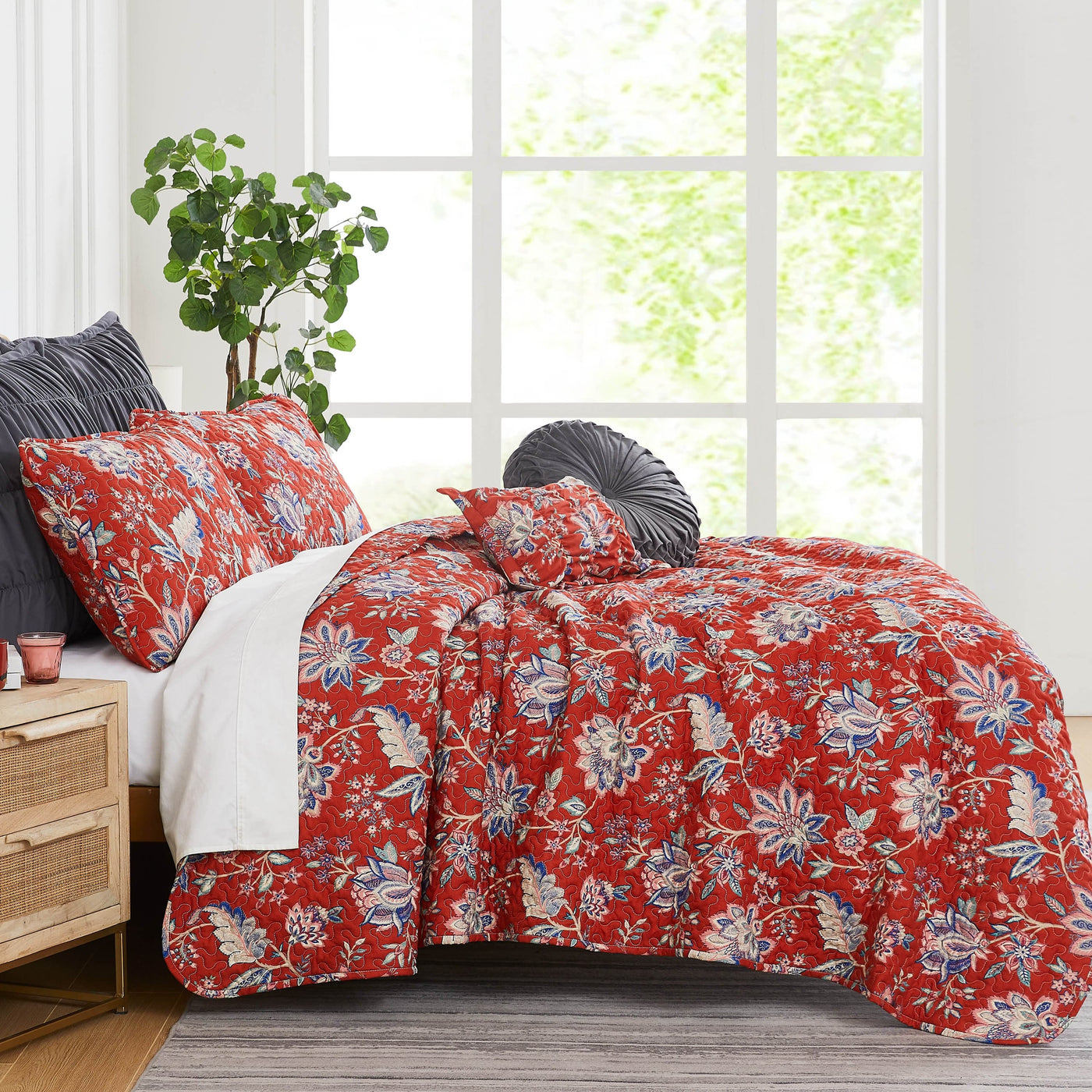 Side View of Jacobean Willow Oversized 7-Piece Quilt Set in Red#color_jacobean-willow-red
