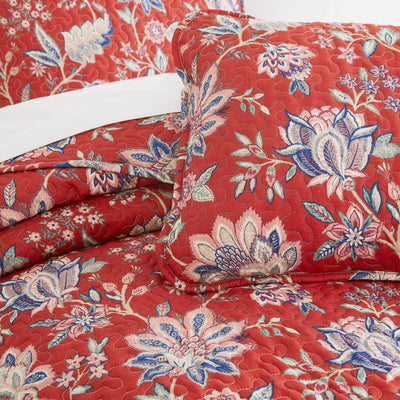 Details and Print Pattern of Jacobean Willow Oversized 7-Piece Quilt Set in Red#color_jacobean-willow-red