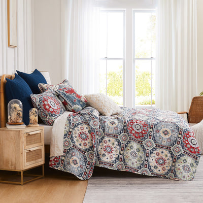 Side View of Kilim Oversized 7-Piece Quilt Set in multi-colored#color_kilim-multi-colored