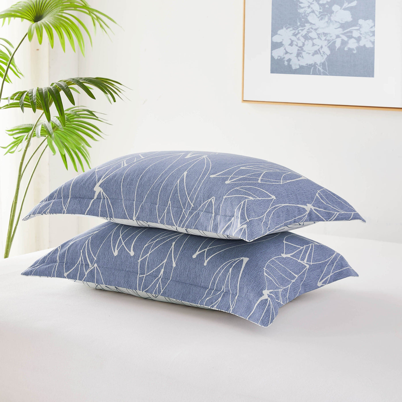 Detailed Shams Image of Reversible Modern Foliage Comforter Set in Blue#color_modern-foliage-blue
