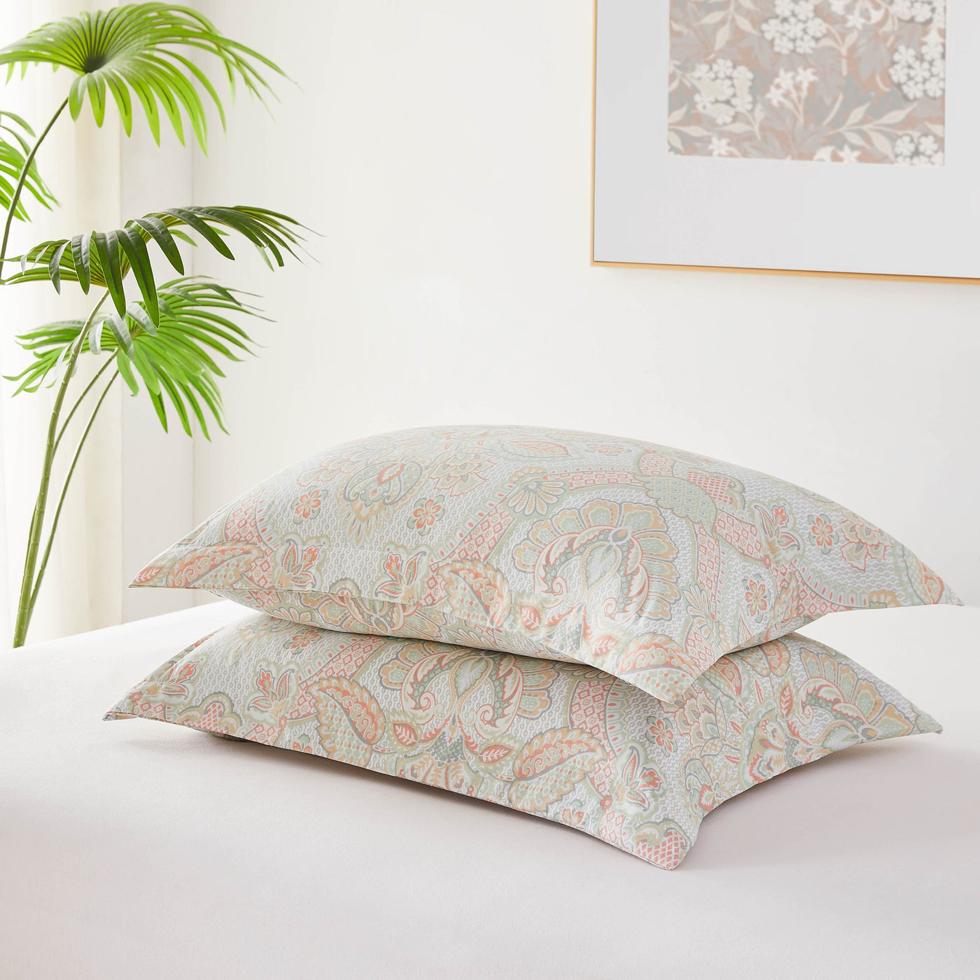 Detailed Shams Image of Enchantment Comforter Set in coral#color_enchantment-coral