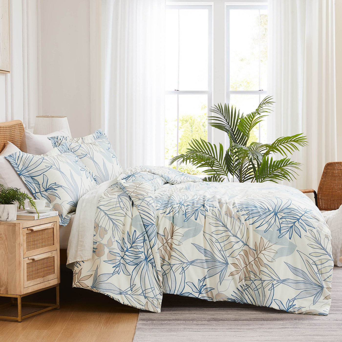 Side View of Tropic Leaf Comforter Set in blue#color_tropic-leaf-blue