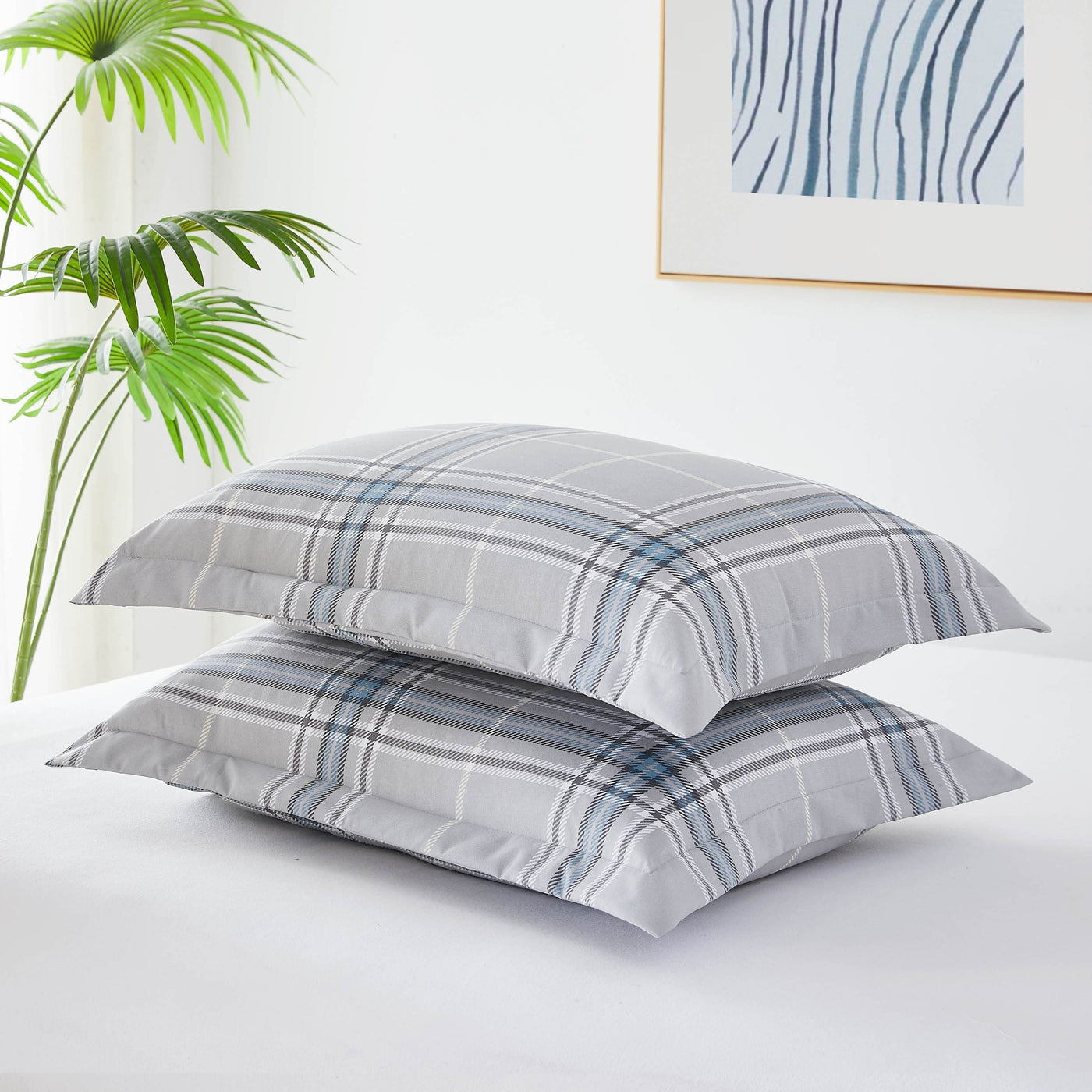 Detailed Shams Image of Vilano Plaid Comforter Set in grey#color_plaid-grey