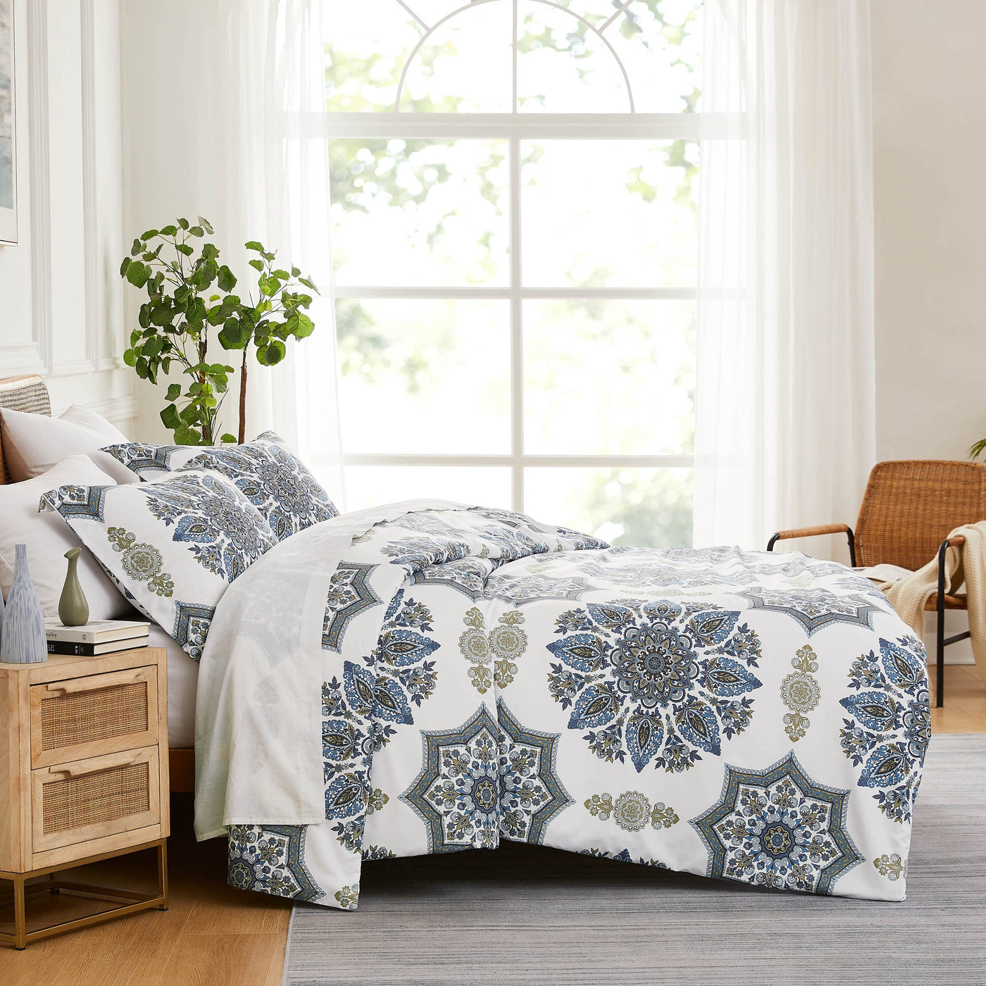 Side View of Infinity Duvet Cover in blue#color_infinity-blue