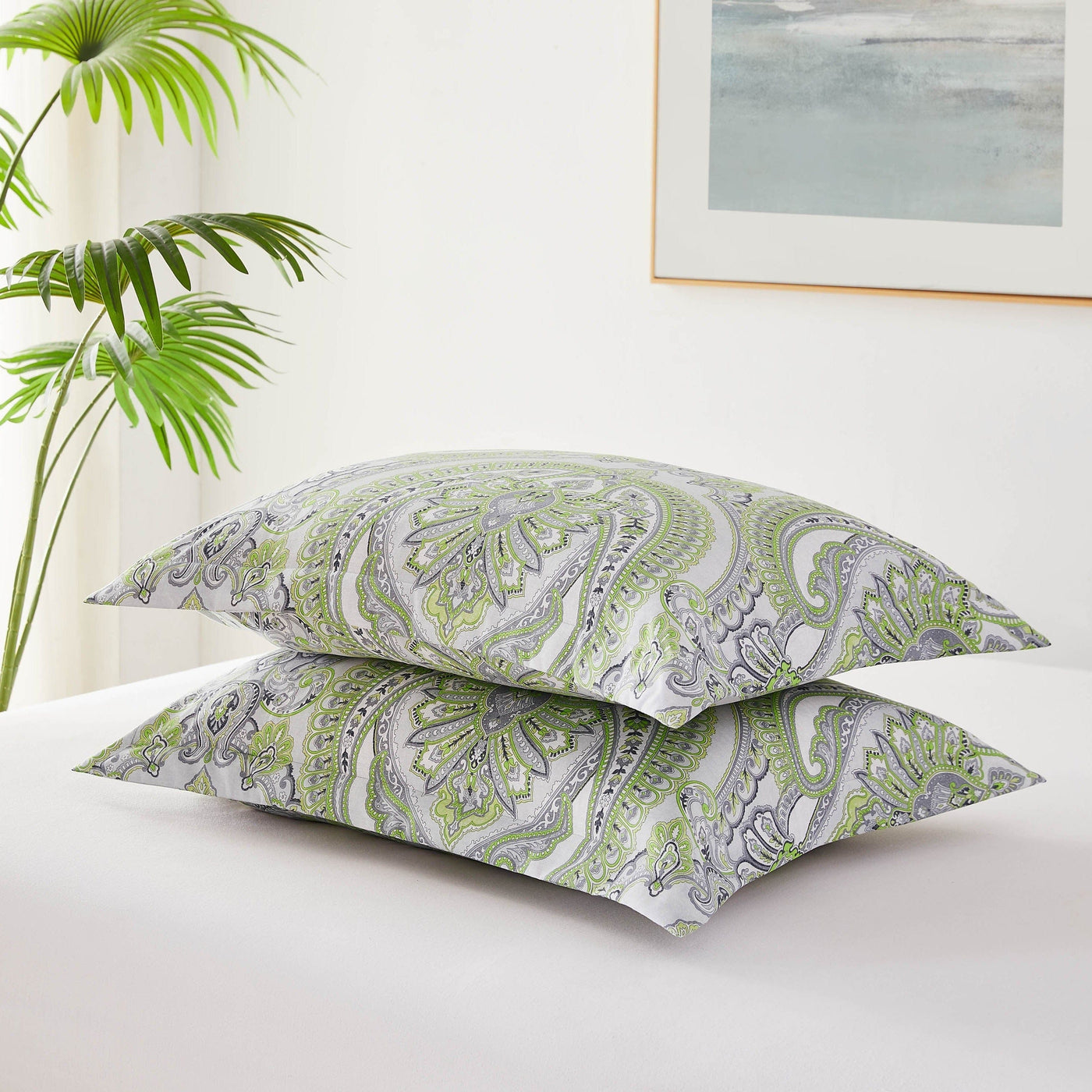 Detailed Shams Image of Pure Melody Duvet Cover in green#color_Pure-melody-green