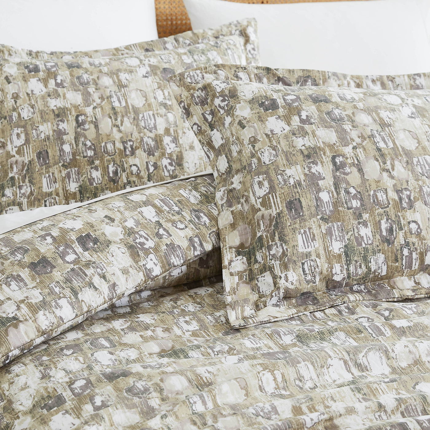 Details and Print Pattern of Rhythm Duvet Cover in taupe#color_rhythm-taupe