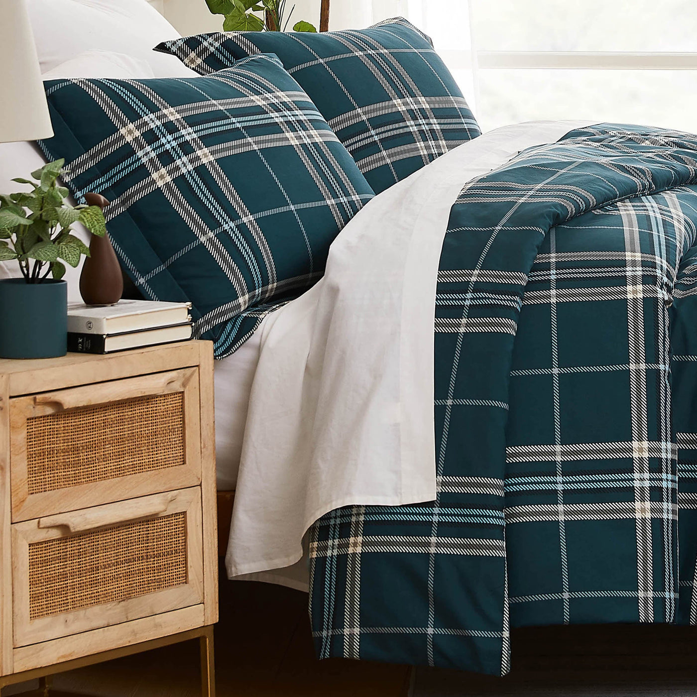 Side View of Vilano Plaid Duvet Cover Set in Grey in grey#color_plaid-blue