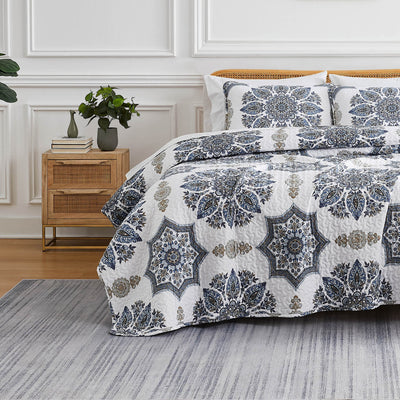 Front View of Infinity Quilt Set in blue#color_infinity-blue