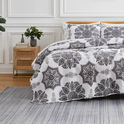 Front View of Infinity Quilt Set in grey#color_infinity-grey