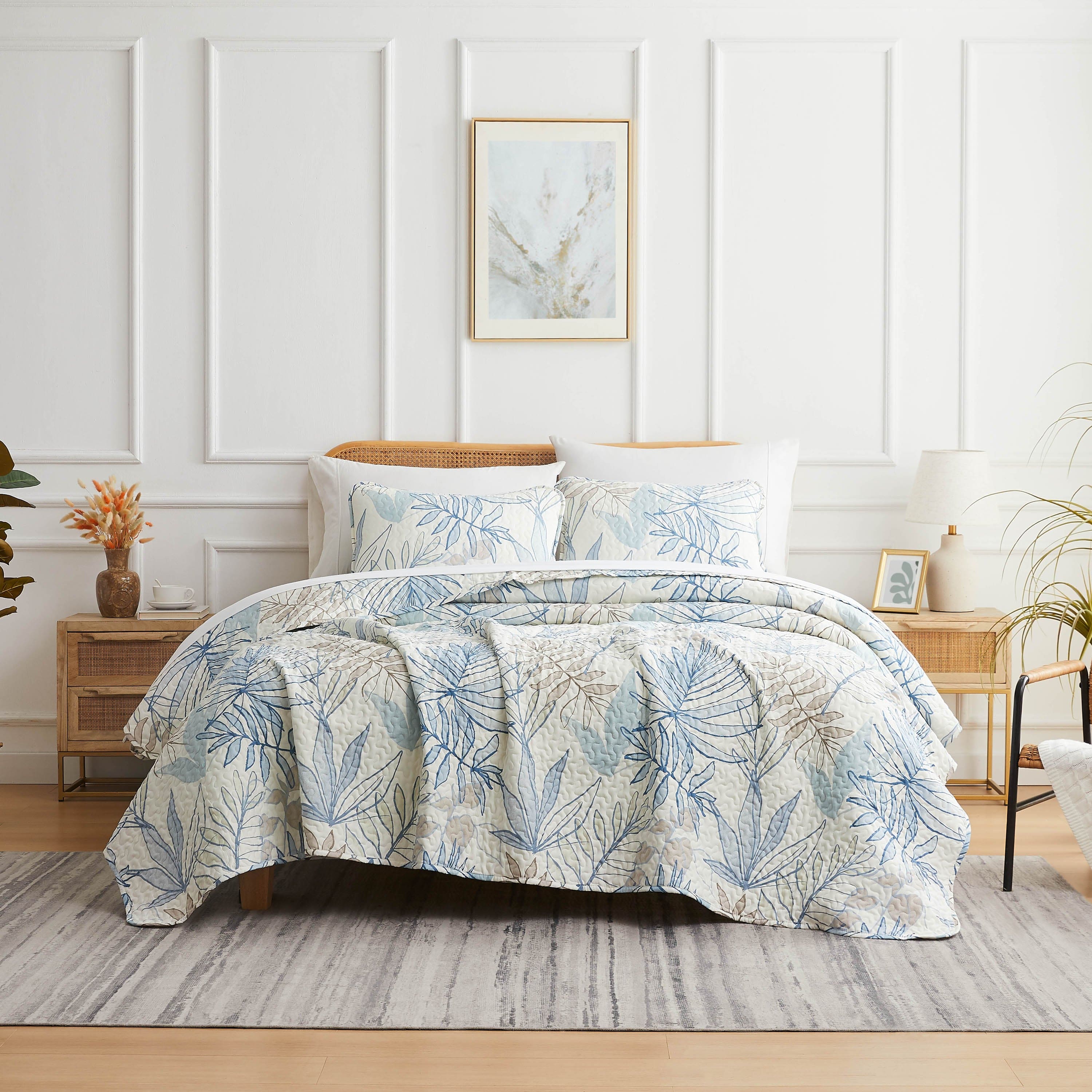 Tropic Leaf Reversible Quilt Set