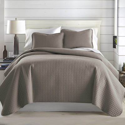 Front View of Vilano Oversized Quilt in Dark Taupe#color_vilano-dark-taupe