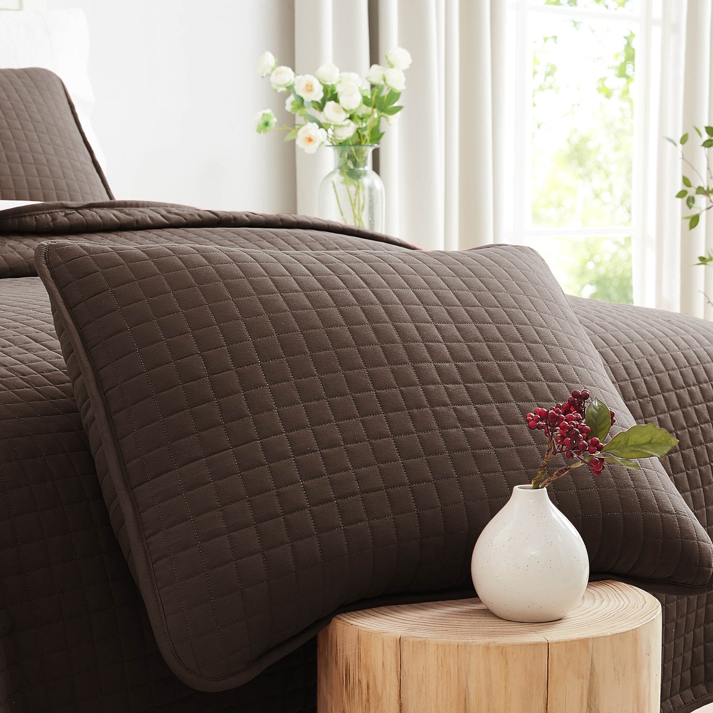 Detail Image Shams of Vilano Oversized Quilt in Chocolate Brown#color_vilano-chocolate-brown