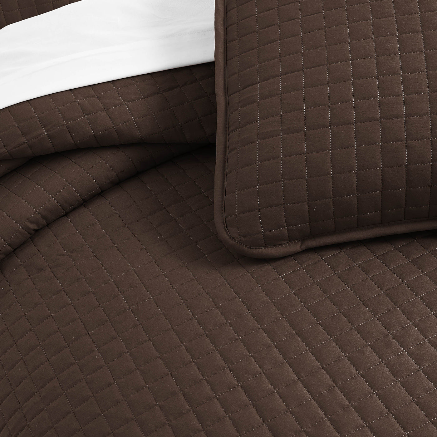 Details of Vilano Oversized Quilt in Chocolate Brown#color_vilano-chocolate-brown