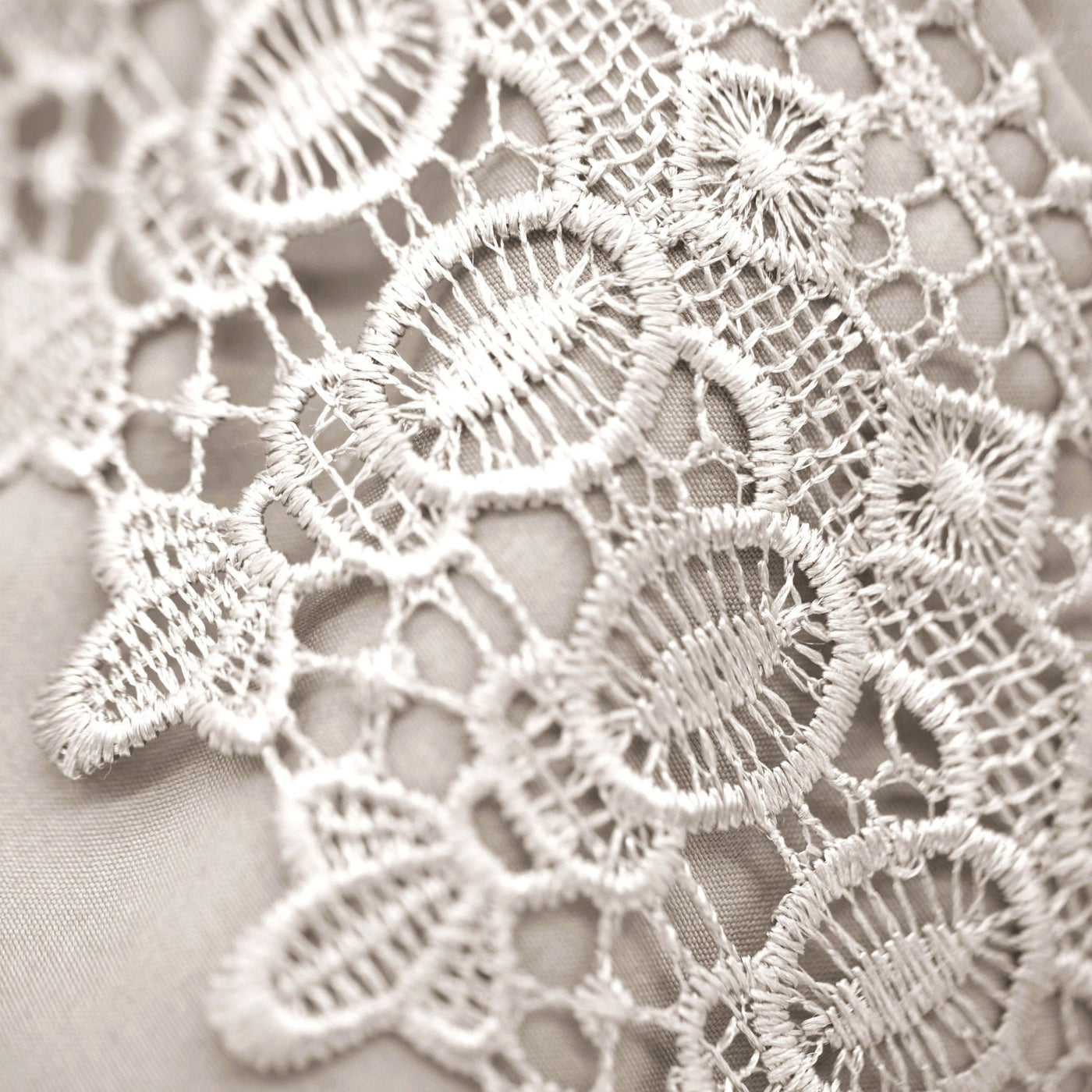 Details of Elegant Crochet Lace Hem of Vilano in Bone#color_vilano-bone