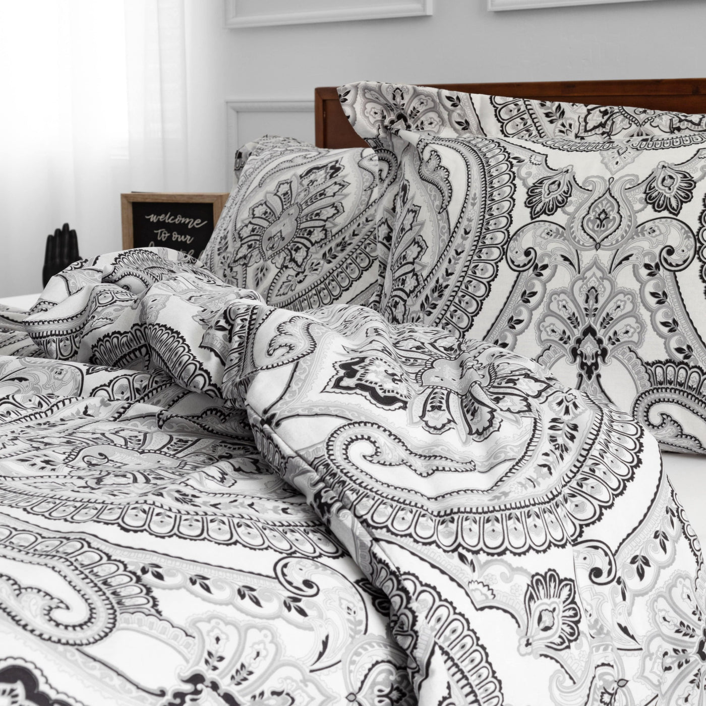 Pure Melody Comforter Set