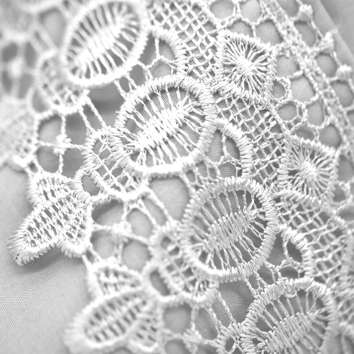 Details of Elegant Crochet Lace Hem of Vilano in White#color_vilano-bright-white