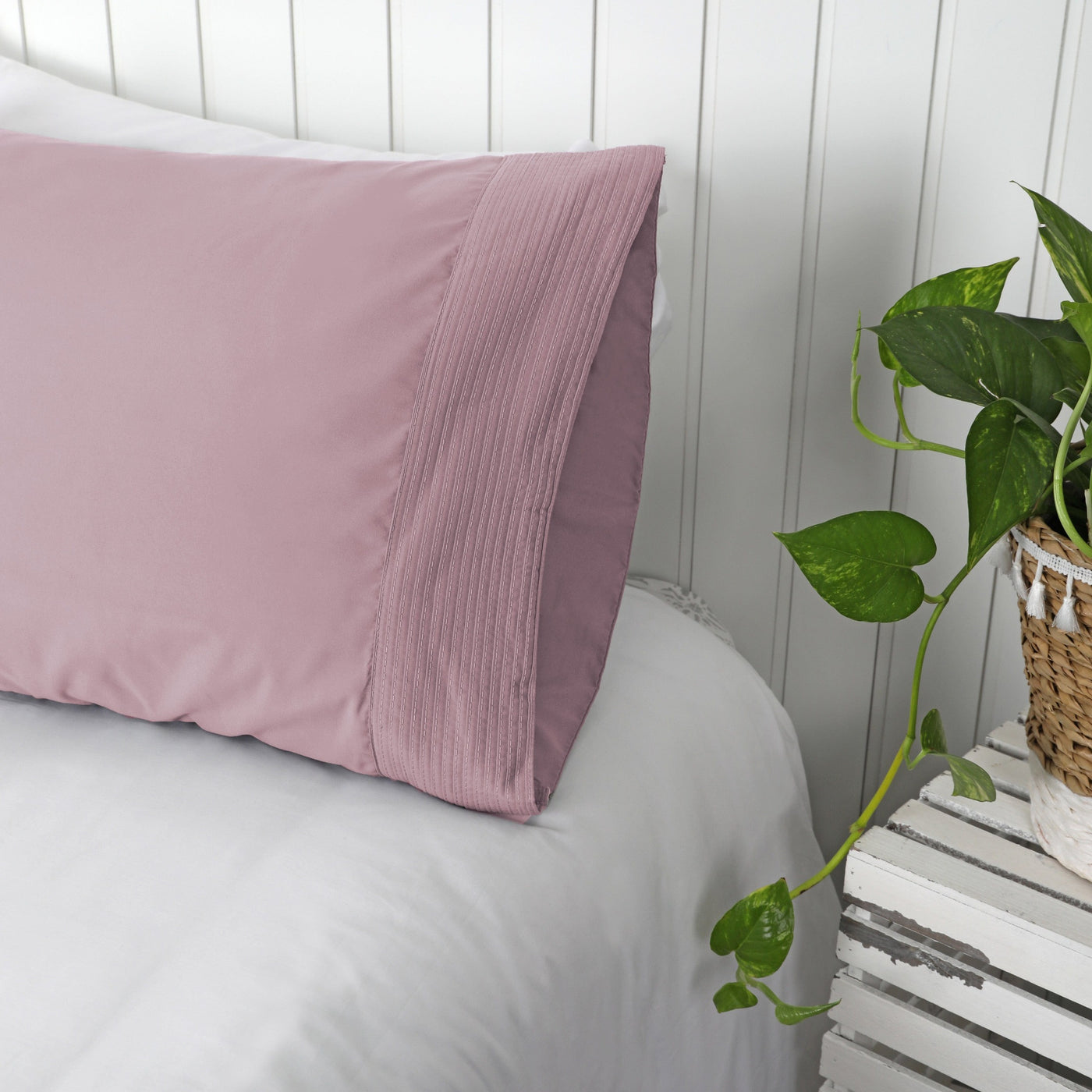 Side View of Vilano Pleated Pillow Cases in Lavender#color_vilano-lavender