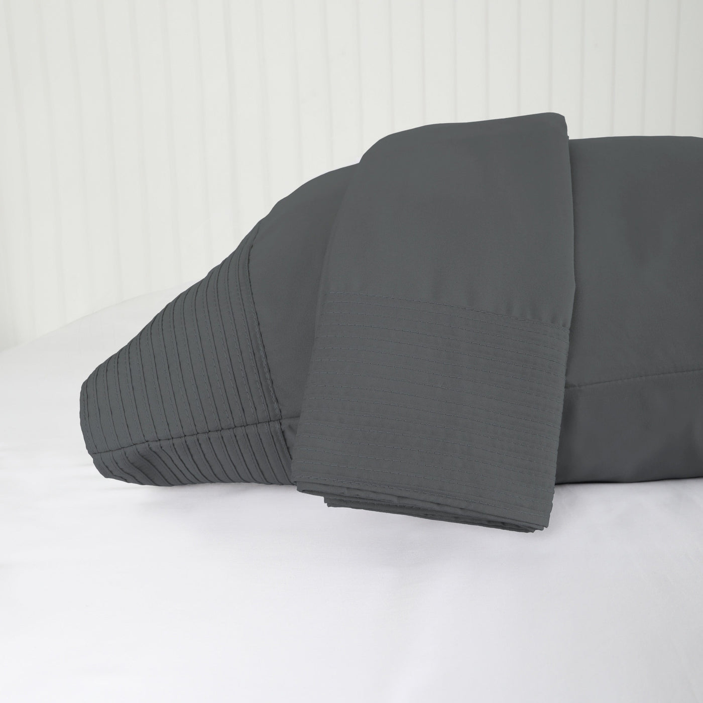Details and Texture of Vilano Pleated Pillow Cases in Slate#color_vilano-slate