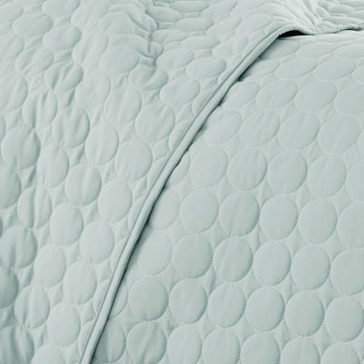 Details and Texture of Southshore Essentials Quilt Set in Hint of Green#color_hint-of-green