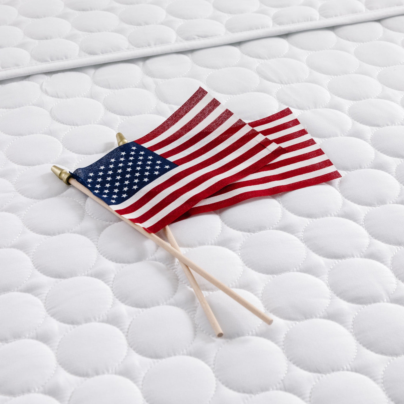 Two Mini American Flags on Southshore Essentials Quilt Set in White#color_bright-white