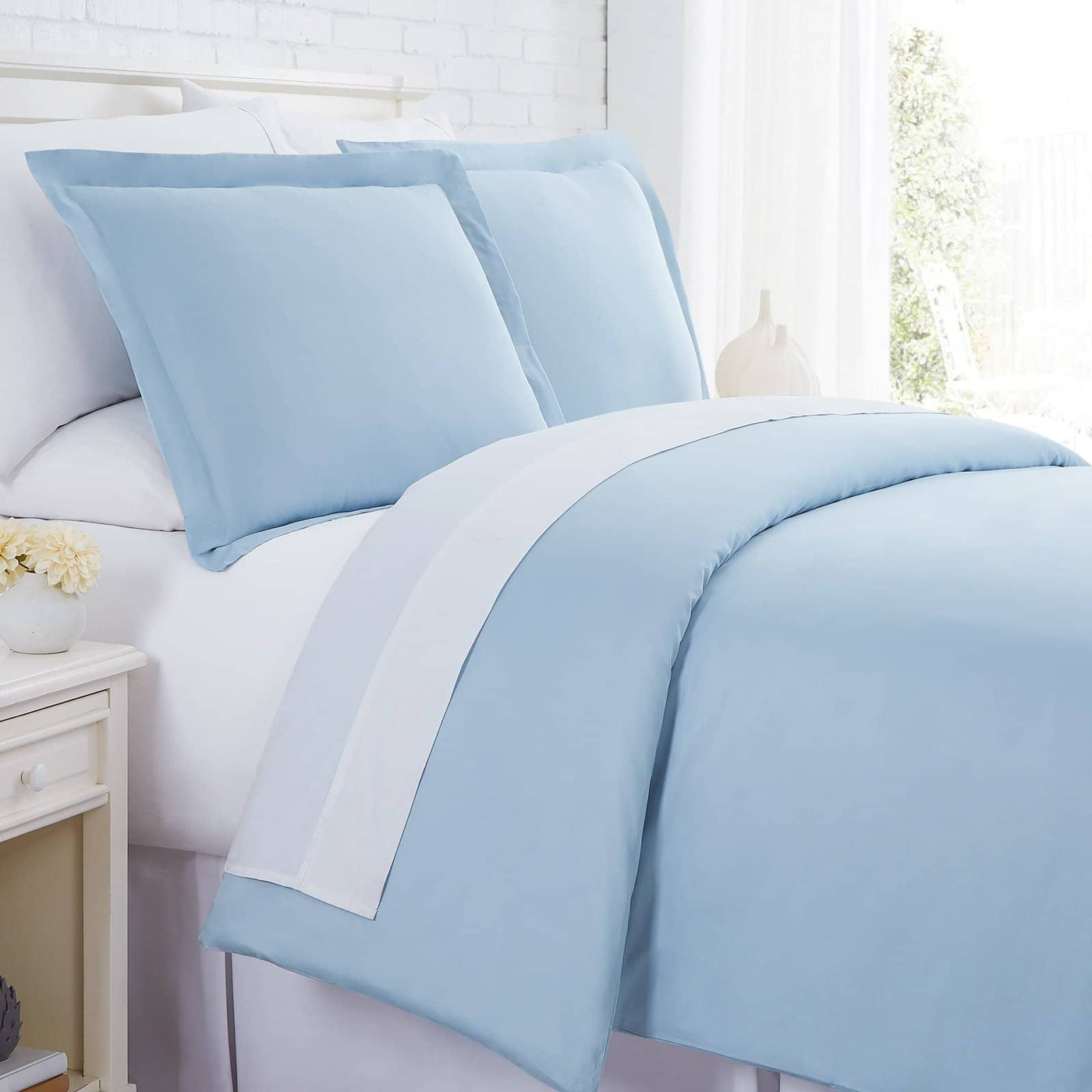 Solid Cotton Duvet Cover in Blue#color_solid-blue