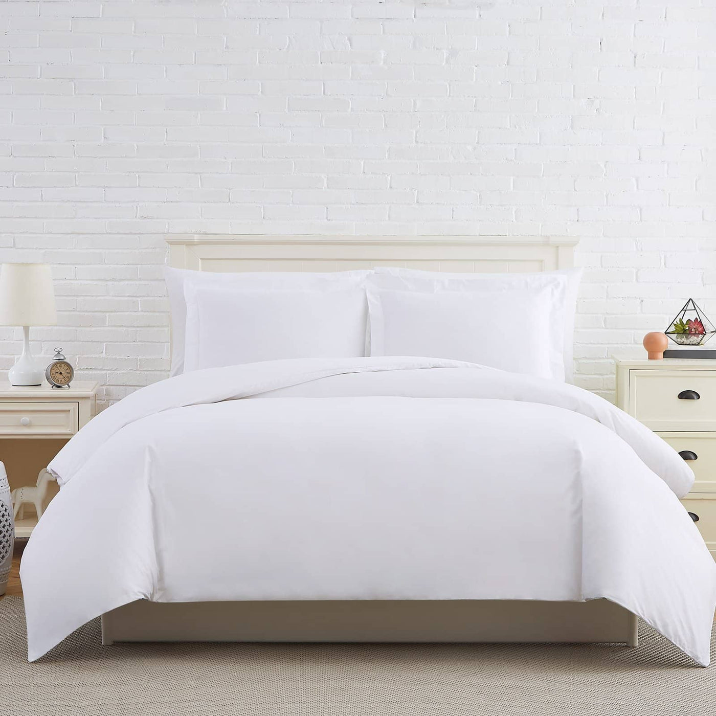 Solid Cotton Duvet Cover in White#color_solid-white