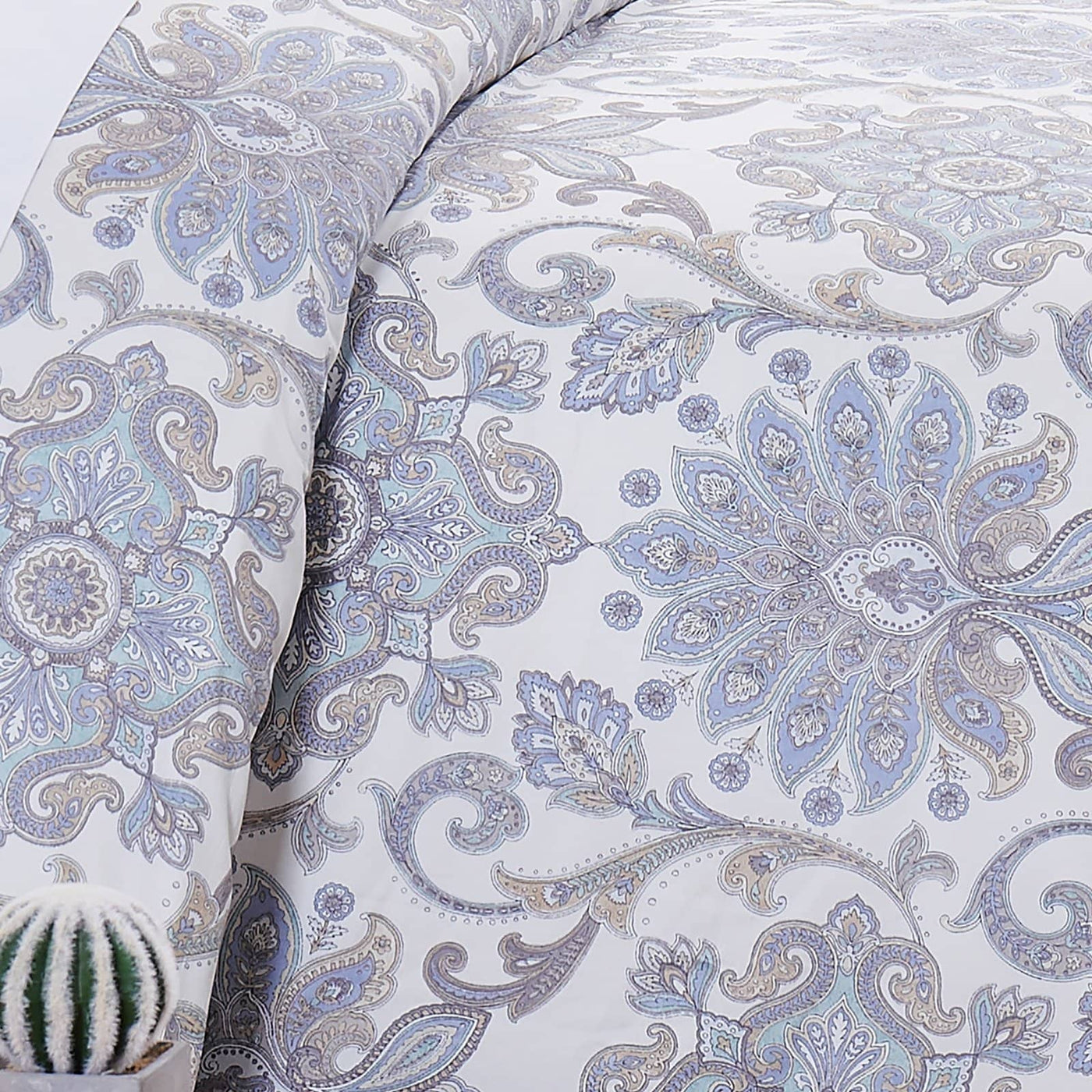 Details and Print Pattern of Serenity Duvet Cover Set in Aqua#color_serenity-aqua