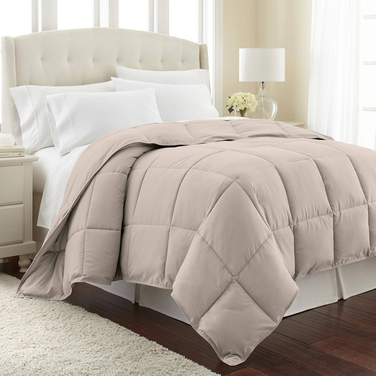 Vilano Down Alternative Comforter