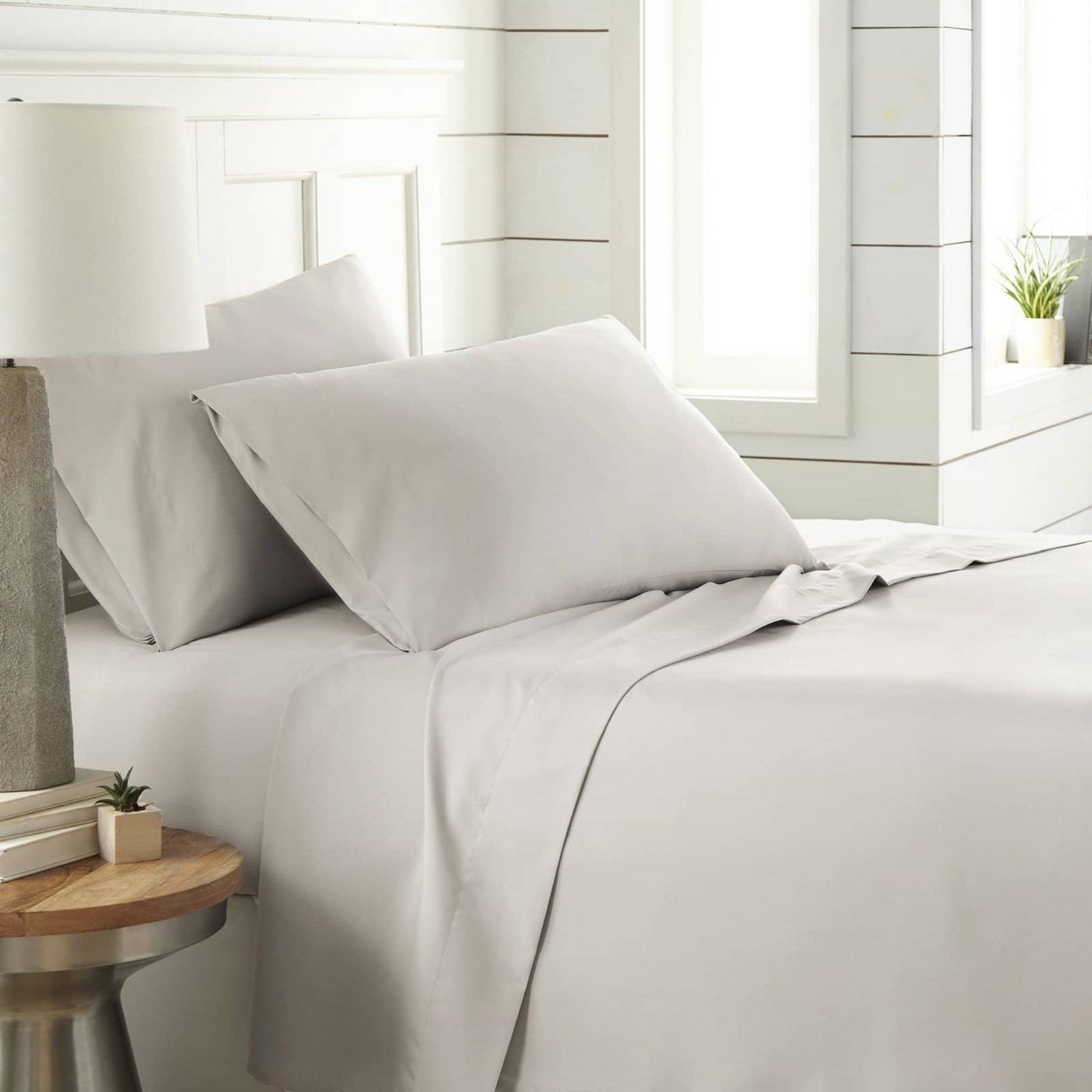 Angled View of Southshore Essentials 4-Piece Sheet Set in Bone#color_bone