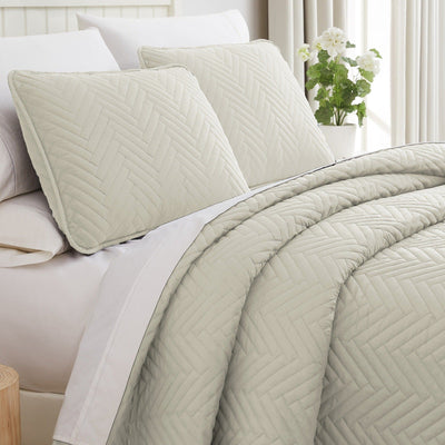 Side View of Chevron Oversized Quilt Set in Alabaster#color_chevron-alabaster