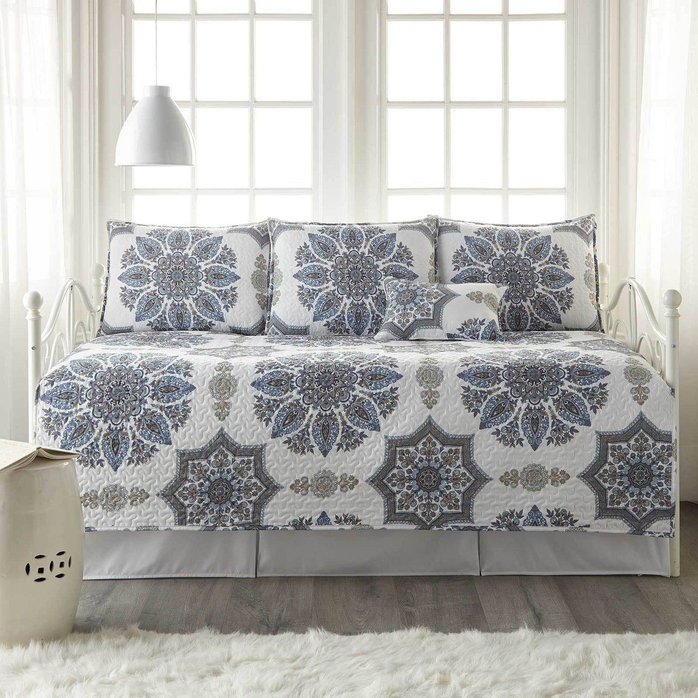 Infinity Daybed Bedding 6-Piece Set in Blue#color_infinity-blue