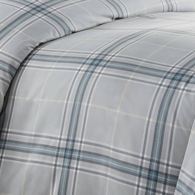 Details and Print Pattern of Vilano Plaid Comforter Set in Grey#color_plaid-grey