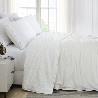 Side View of Sherpa-Fleece Oversized Reversible Blankets and Throws in Cream#color_microfleece-cream