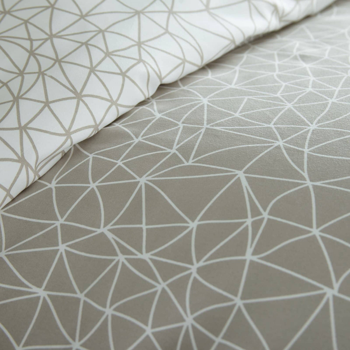 Geometric Maze Comforter Set in Taupe#color_geometric-maze-taupe