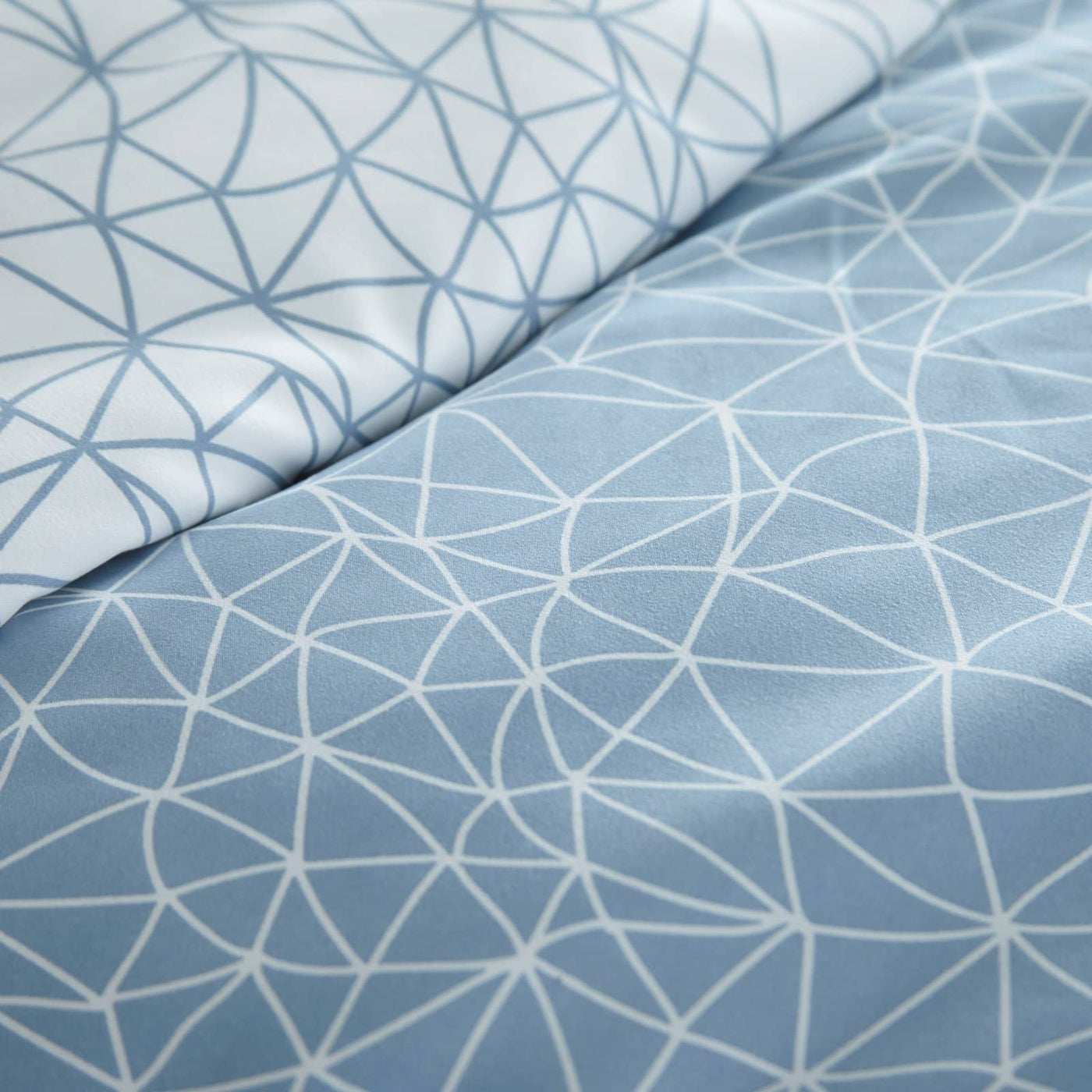 Geometric Maze Comforter Set in Blue#color_geometric-maze-blue