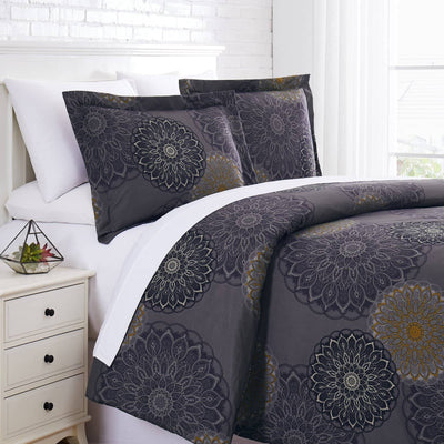 Midnight Floral Comforter Set in Black#color_midnight-floral-black