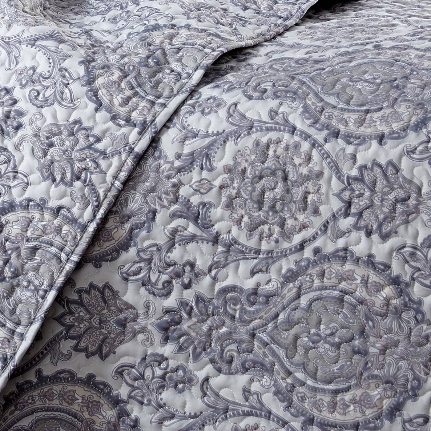 Boho Paisley Quilt Set in Grey#color_boho-paisley-grey