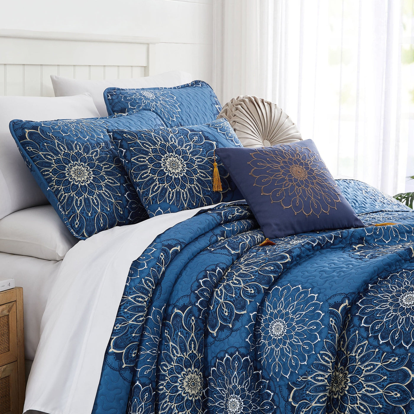 Side View of Midnight Floral 6-Piece Quilt Bedding Set in Blue#color_midnight-floral-blue