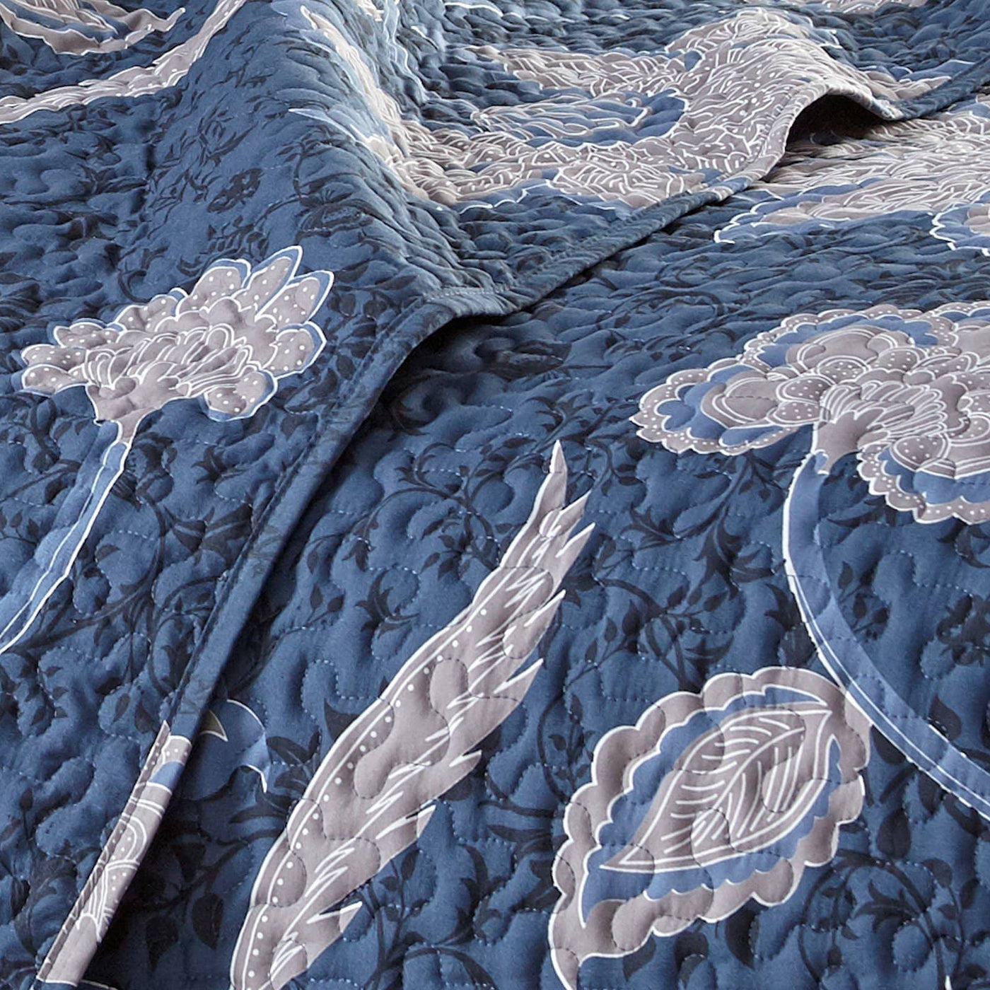 Grand Floral Quilt Set