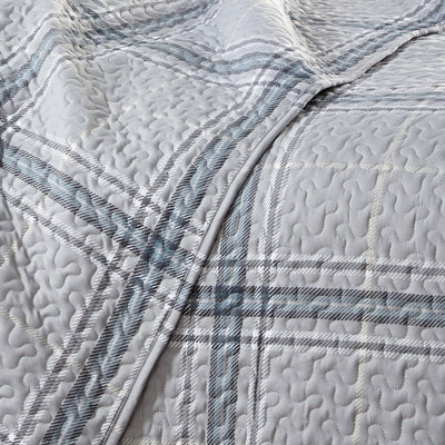 Details and Texture of Vilano Plaid Quilt Set in Grey#color_plaid-grey