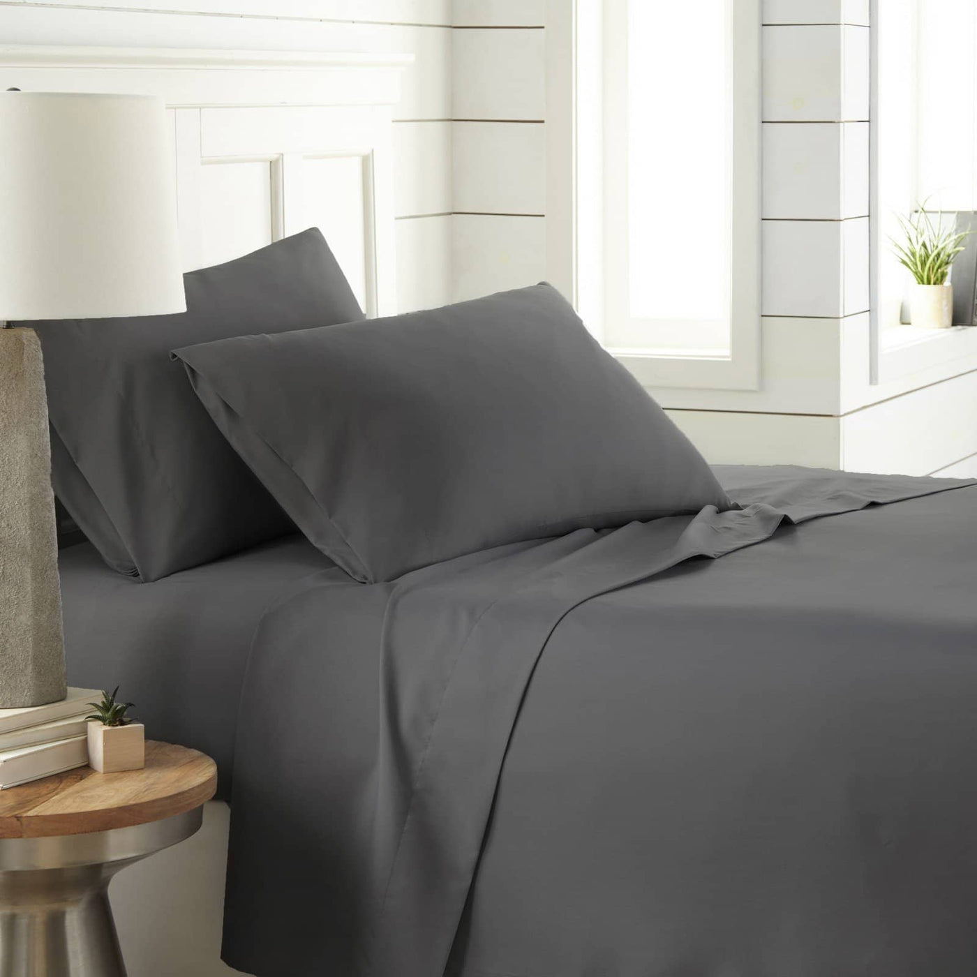 Angled View of Southshore Essentials 4-Piece Sheet Set in Slate#color_slate