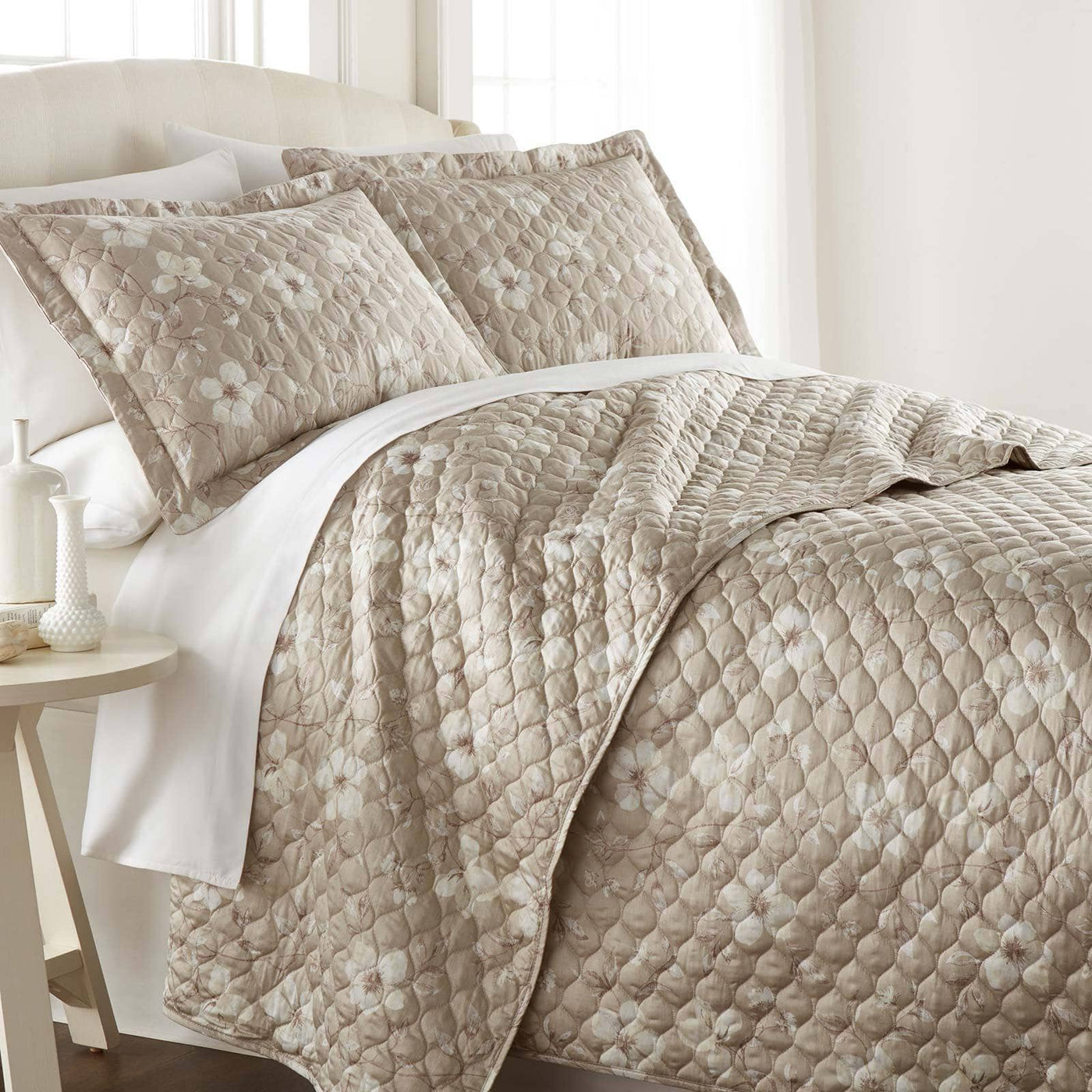 Mystic Garden 100% Cotton Sateen Quilt Set in Mystic Taupe Grey#color_mystic-taupe-grey