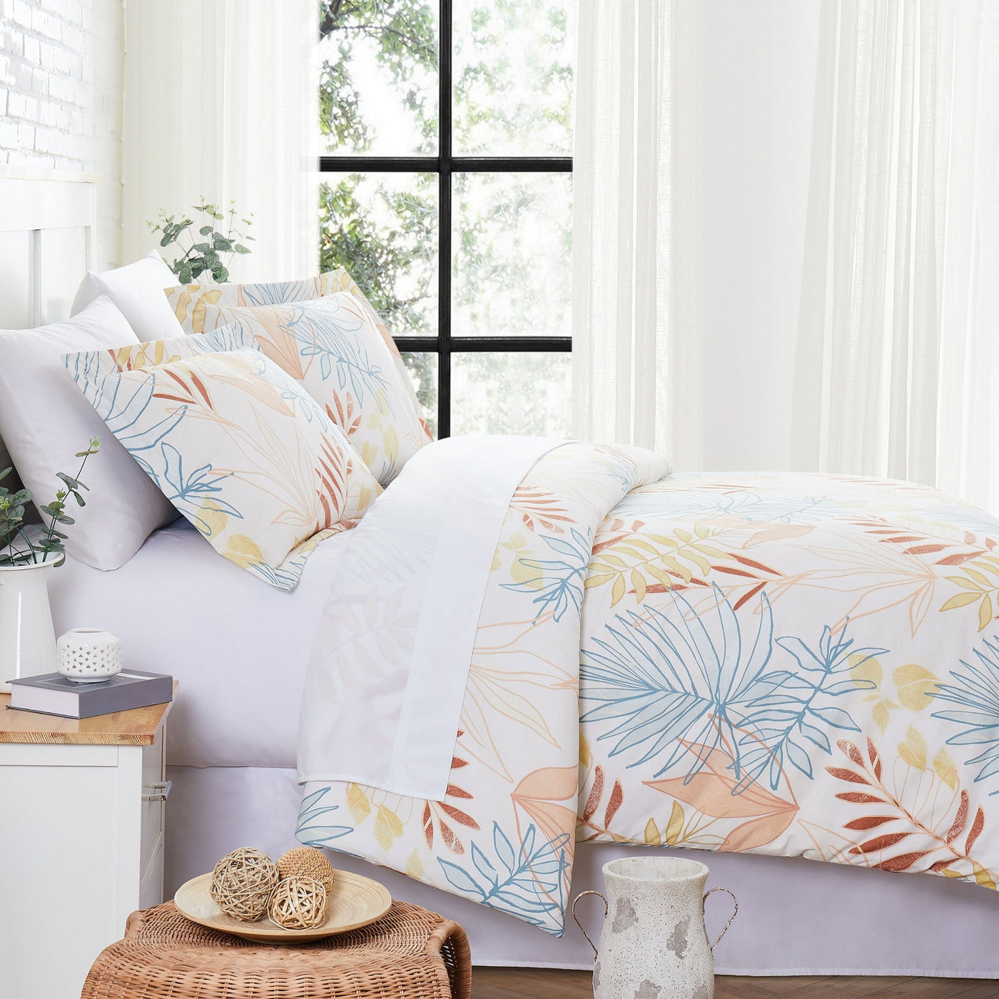 Side View of Tropic Leaf Comforter Set in Cream#color_tropic-leaf-cream