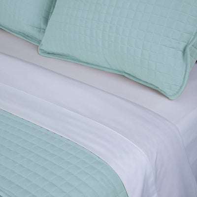 Details and Texture of Vilano Oversized Quilt Set in Sky Blue#color_vilano-sky-blue